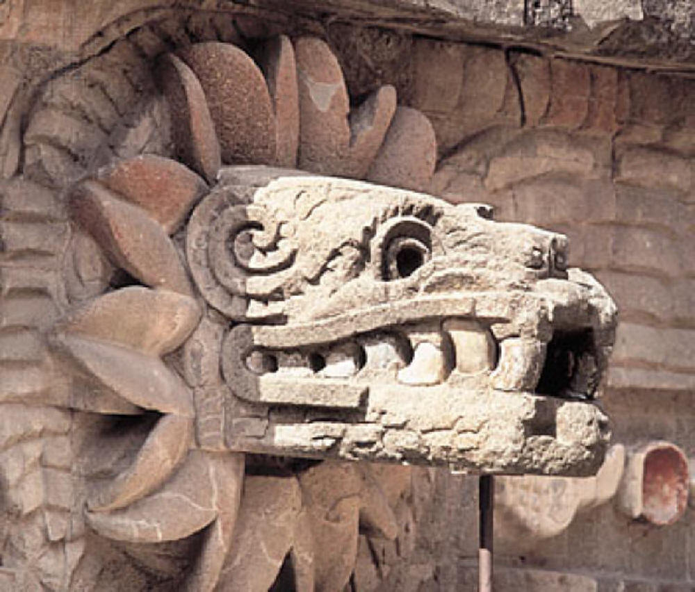 Aztek stone carved serpent